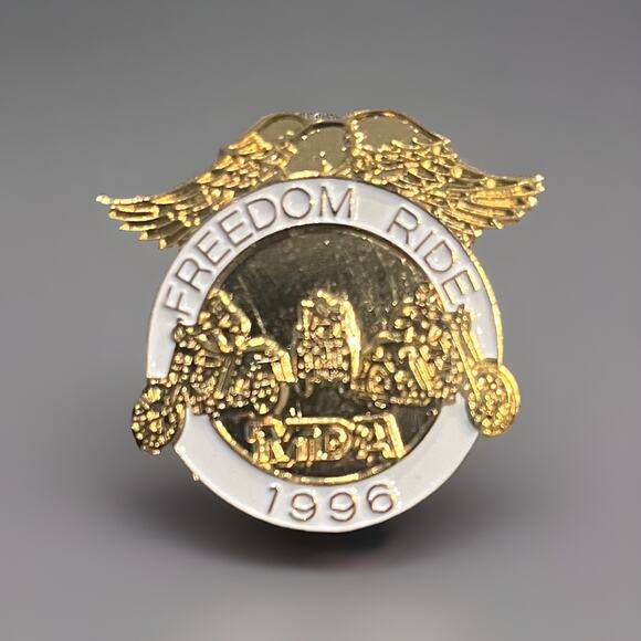 Motorcycle Pin 1996 MDA Freedom Ride Harley Bike Lapel Button Gear Cycle Club - Picture 1 of 2